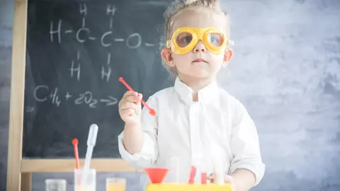 5 semne timpurii ale unui IQ de geniu la copii