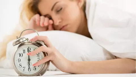 Îți este aproape imposibil să te trezești dimineața? Uite de ce se întâmplă acest lucru