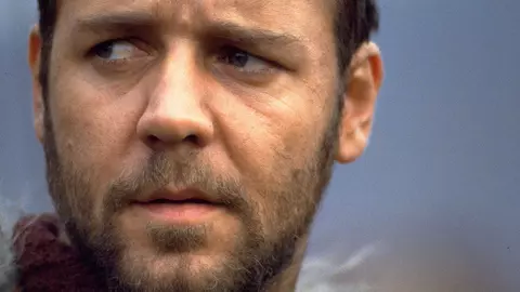 Russell Crowe, schimbare radicală de look. Este de nerecunoscut în rolul pe care-l va juca în serialul "Showtime"