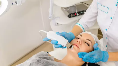 Ce este peelingul chimic. În cât timp scapi de riduri cu ajutorul acestei proceduri