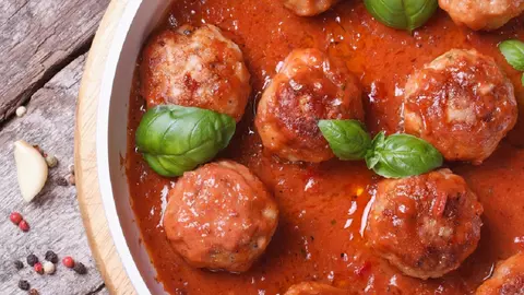 Chifteluṭe marinate cu sos afrodisiac