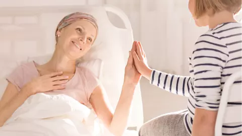 Incidența cancerului mamar este în creștere în România. Cum s-a dezvoltat tratamentul cancerului de sân în ultimii ani?
