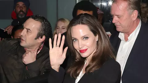 Angelina Jolie se face din ce în ce mai frumoasă