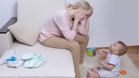 De ce mamele de băieți au șanse mai mari să se confrunte cu depresia postnatală?