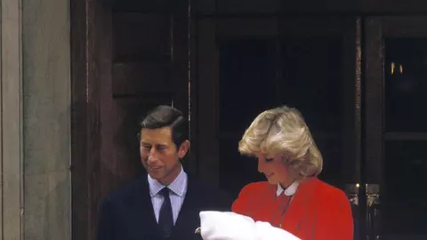 Elisabeta a II-a și Prințul Philip îl consideră vinovat pe Prințul Charles pentru eșecul căsniciei cu Prințesa Diana