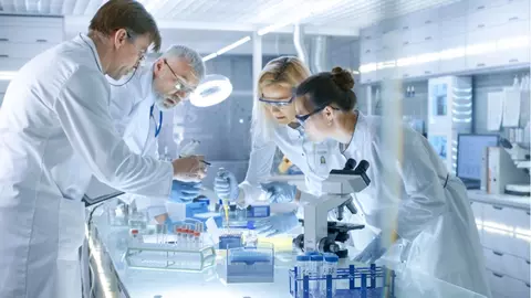 Cât costă testul care depistează peste 300 de mutaţii ale tumorilor canceroase? Iată ce beneficii poate avea pentru bolnavii de cancer