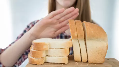 "Mâncam aproape trei pâini pe zi, dar continuam să slăbesc... Mâncam și plângeam." Confesiunea unei femei diagnosticată cu boala celiacă