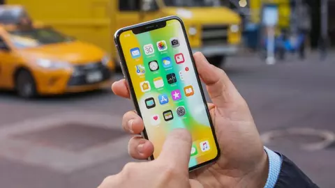 (P) Iarna, un posibil inamic pentru posesorii de smartphone – husele sunt acum mai necesare ca oricand