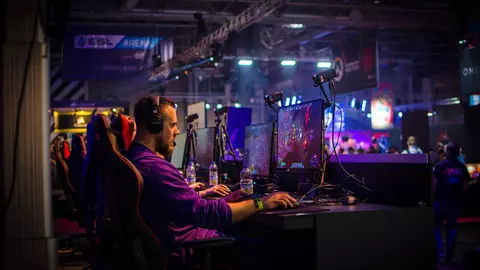 (P) 3 cadouri inspirate de Crăciun pentru iubitul tău gamer