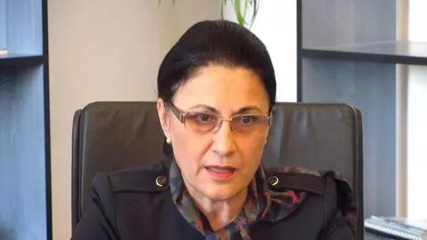 Ecaterina Andronescu vrea să scurteze vacanţa elevilor: “Elevul stă acasă și uită”