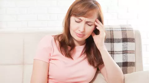 Ce metodă folosesc vedetele internaționale pentru a scăpa de simptomele neplăcute ale menopauzei? Orice femeie o poate încerca