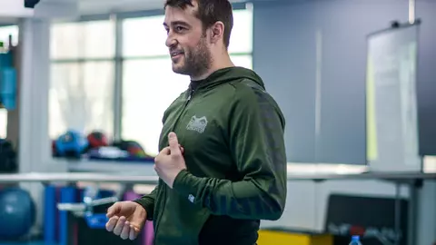 Dimi Butilcă, master trainer fitness, cel care a adus antrenamentele TRX în România, ne spune cum ne ajută TRX-ul să slăbim și să ne tonifiem