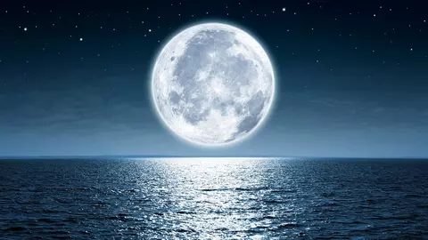Cum sunt zodiile influențate de Luna Plină de pe 19 februarie 2019. Este un moment bun să scapi de lucrurile care te trag în jos