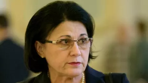 Mesajul unei mame către ministrul Educației: “Şi după ce le furăm copilaria, ce să vedeţi doamna ministru, vine clasa a V-a şi ne lovim de o crudă realitate”