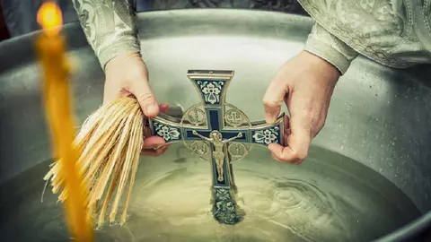 10 vedete s-au convertit la religia ortodoxă