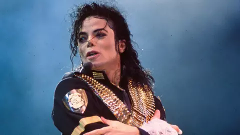 Muzica lui Michael Jackson, scoasă din playlistul mai multor radiouri. Care este motivul?