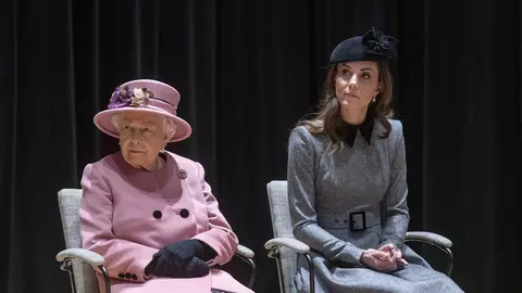 Ce distincție importantă a primit Kate Middleton din partea reginei Elisabeta a II-a?