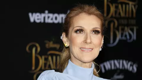 Și Celine Dion cântă la nunți....