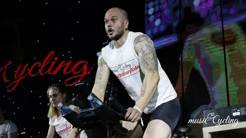 Beneficiile antrenamentelor de indoor cycling