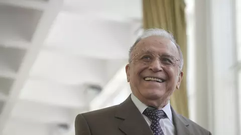 Ion Iliescu, internat în spital. Cu ce probleme de sănătate se confruntă?
