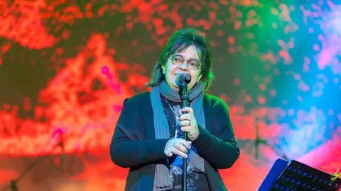 Leo Iorga s-a întors acasă - Cum se simte artistul după tratamentul pentru cancer început în Germania