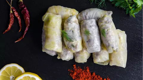 Rețeta preferată a vegetarienilor: sarmale cu spanac