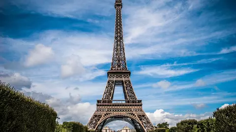 O româncă a murit la Paris într-un mod tragic. Iubitul ei o dusese în capitala Franței să o ceară în căsătorie, dar nu a mai apucat