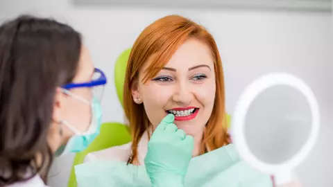 (P) Vrei sa stii mai multe despre un tratament cu implant dentar? Iata cateva aspecte importante!