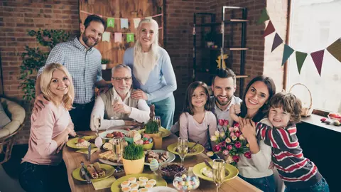 Cum să te pregătești pentru o masă festivă: sfaturi pentru o super gazdă
