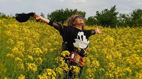 Mirela Vaida, despre provocarea de a fi mamă a trei copii: "Cea mai mare provocare este să reușești să-i faci oameni"