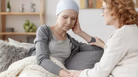 Depistat în stadii incipiente, cancerul ovarian are o rată de supraviețuire de până la 93%