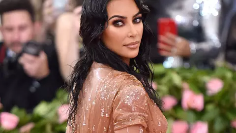 Talia lui Kim Kardashian iscă tot felul de controverse. Antrenorul personal al vedetei dă, în sfârșit, cărțile pe față