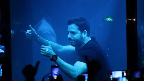 EXCLUSIV AVANTAJE Mari magicieni ai lumii: David Blaine, de la trucuri cu cărți la jocuri cu viața