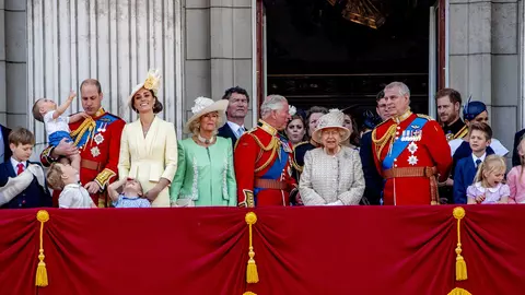 De ce Kate Middleton a stat departe de Meghan Markle pe balconul palatului Buckingham?