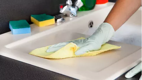 Trucuri de curățenie pe care trebuie să le încerci. Casa ta va străluci!
