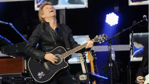 BON JOVI în concert la București: un amestec de amăgire și dezamăgire. Noroc că au cântat fanii!