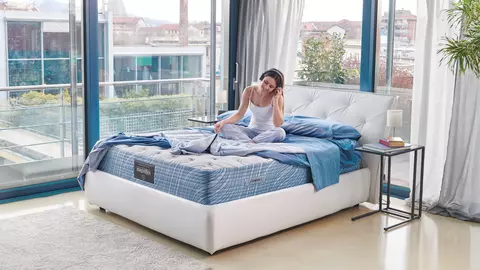 (P) Trucuri să arăți cu până la 10 ani mai tânără. Somnul odihnitor este unul dintre ele!