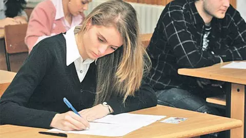 Subiecte Bac 2019 română. Absolvenții susțin, pe 1 iulie, prima probă scrisă a examenului de Bacalaureat