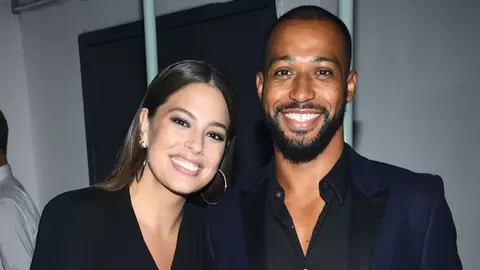 Ashley Graham este însărcinată! A făcut anunțul în ziua aniversării a nouă ani de căsnicie cu soțul ei, regizorul Justin Ervin