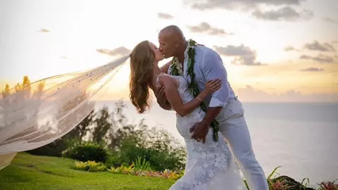 Actorul Dwayne Johnson s-a căsătorit cu iubita lui, Lauren Hashian