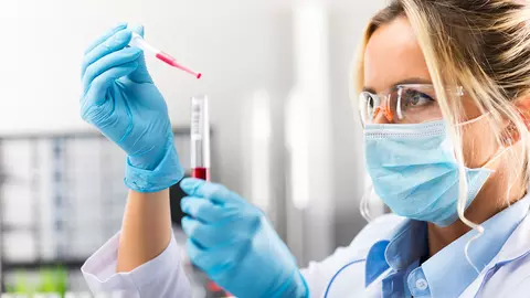 Topul salariilor din industria farmaceutică: angajații români, cel mai prost plătiți din regiune