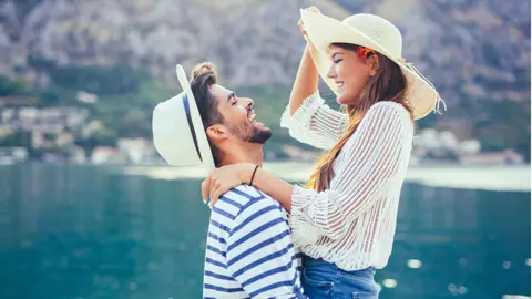 Zodiile care se îndrăgostesc în luna august. Acești nativi se vor lăsa duși de val!