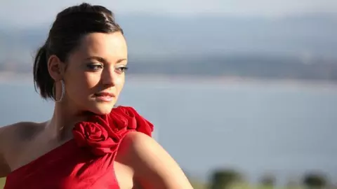 Joana Sainz, cântăreață de origini spaniole, ucisă de un dispozitiv pirotehnic în timpul unui concert