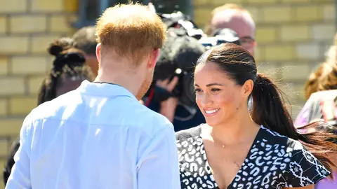Meghan Markle și prințul Harry și-au început turneul regal în Africa de Sud! Primele imagini