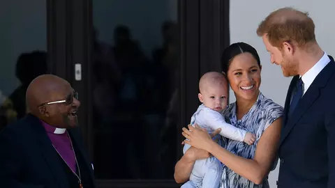 Ce mare a crescut fiul lui Meghan Markle și al Prințului Harry! Imagini cu Archie din timpul turneului regal