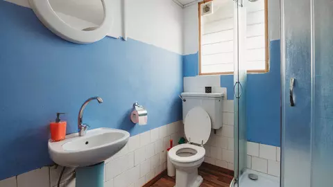 Cum poți economisi spațiu într-o baie mică de apartament