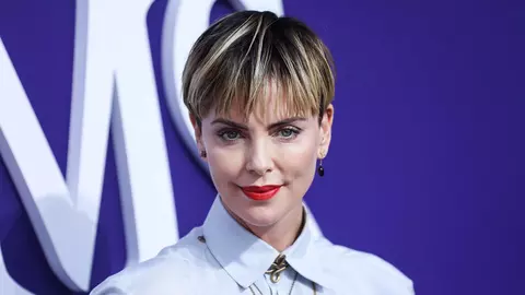 Un nou cuplu la Hollywood! Charlize Theron se întâlnește cu un model celebru