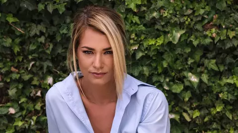 Feli s-a logodit: Cum a reacționat când a primit inelul de logodnă?