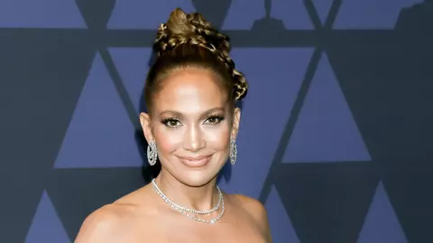 Jennifer Lopez, într-o ținută complet neinspirată. Nu a avantajat-o deloc!