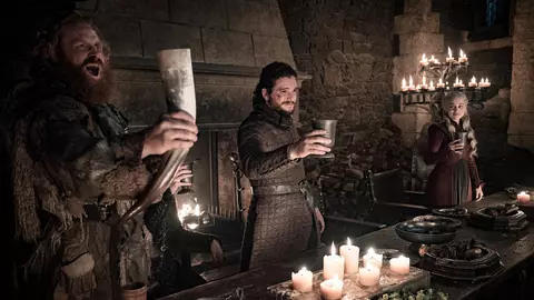 Abia acum s-a aflat! Cine a uitat paharul de cafea care a apărut în episodul din "Game of Thrones"?